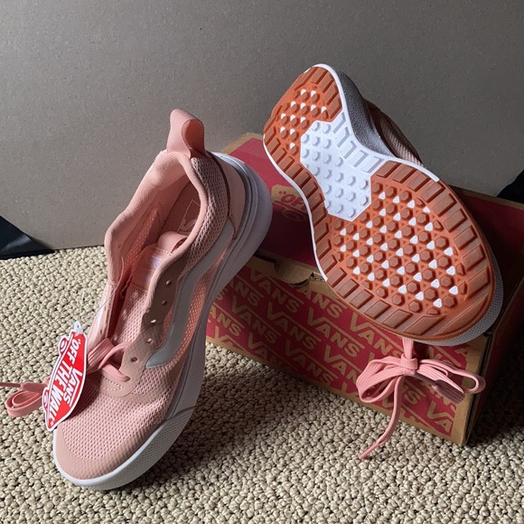 New Vans Ultrarange Sneakers (Women’s US 5.5) - Picture 2 of 5